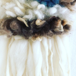 クリクリ羊毛と手紡ぎメリノのhanging 5枚目の画像