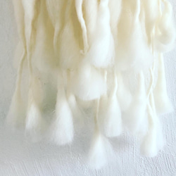 クリクリ羊毛と手紡ぎメリノのhanging 6枚目の画像
