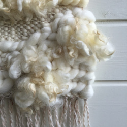 モフモフ羊毛の白いウォールハンギング 5枚目の画像