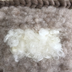 もこもこナチュラル羊毛のタペストリー 2枚目の画像