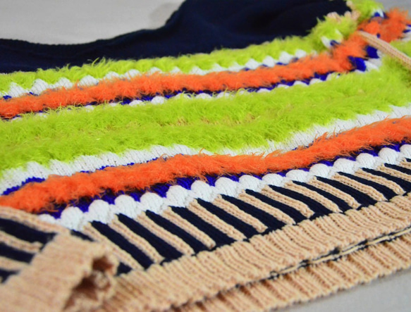 スタジオChiiaデザイン*手織り手作りセーターリミテッド 2枚目の画像