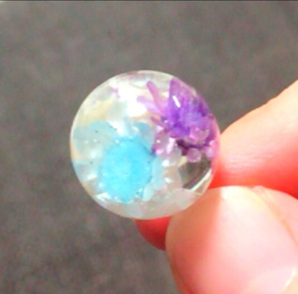 お花の水晶ネックレス（ブルー） 2枚目の画像