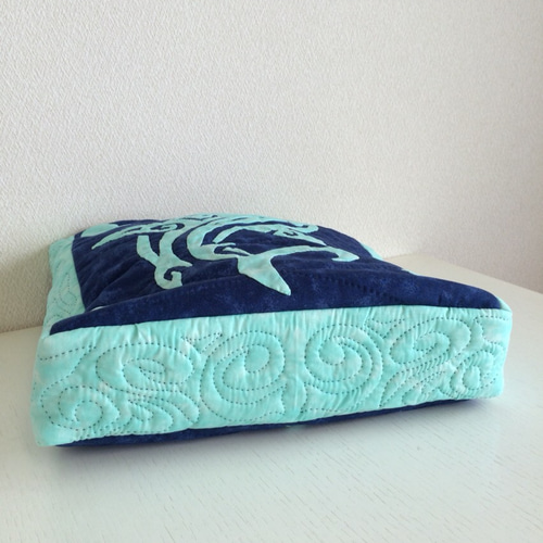 送料無料！ハワイアンキルトのイルカトートバッグ トートバッグ mayu