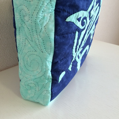 送料無料！ハワイアンキルトのイルカトートバッグ トートバッグ mayu