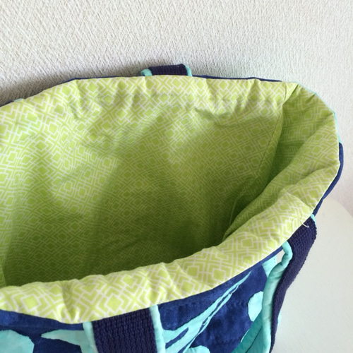 送料無料！ハワイアンキルトのイルカトートバッグ トートバッグ mayu