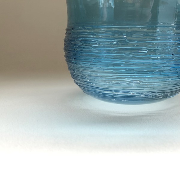 くるくるきらきらガラスの冷茶グラス　青色　 2枚目の画像