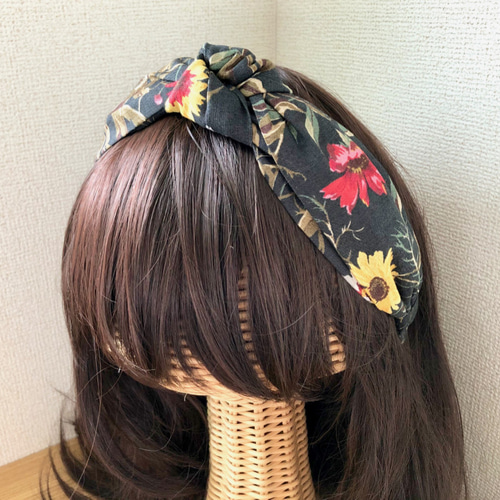 Creema限定＞クラシックフラワー ブラック カチューシャ