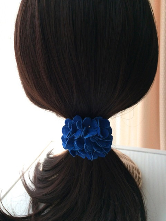 小花集めの髪飾り　ブルー 5枚目の画像