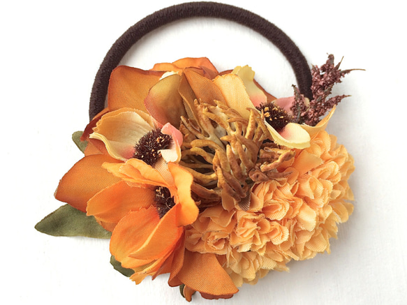 野原の花束の髪飾り　オレンジ 1枚目の画像