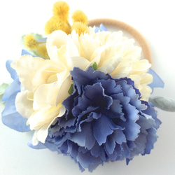 春の花束の髪飾り ブルー×アイボリー 2枚目の画像