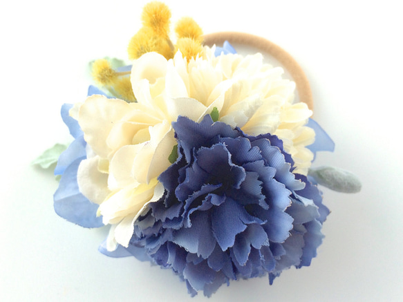 春の花束の髪飾り ブルー×アイボリー 2枚目の画像