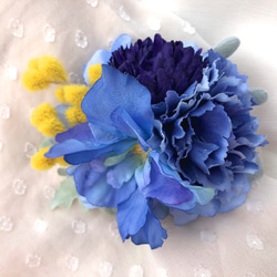春の花束のコサージュ　ブルー×イエロー 2枚目の画像
