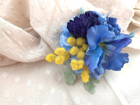 春の花束のコサージュ　ブルー×イエロー 3枚目の画像