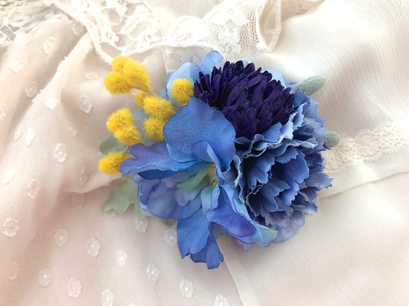 春の花束のコサージュ　ブルー×イエロー 8枚目の画像
