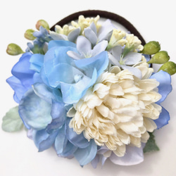 SALE! 花集めの髪飾り　ペールブルー 1枚目の画像