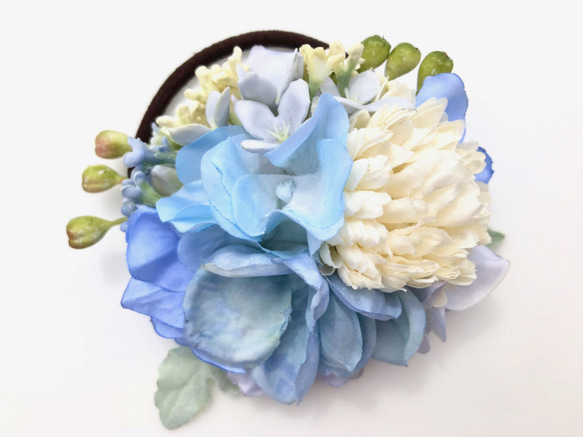 SALE! 花集めの髪飾り　ペールブルー 3枚目の画像