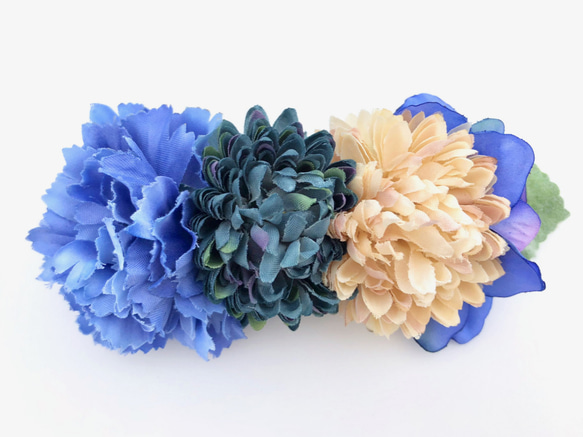 SALE! ３色花集めのヘアクリップ　ブルー 2枚目の画像