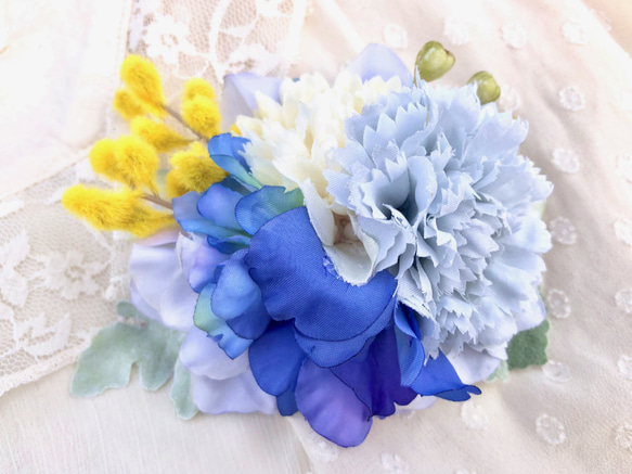 ＜送料無料＞春の花束のコサージュ　ライトブルー×イエロー 6枚目の画像