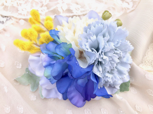 ＜送料無料＞春の花束のコサージュ　ライトブルー×イエロー 8枚目の画像