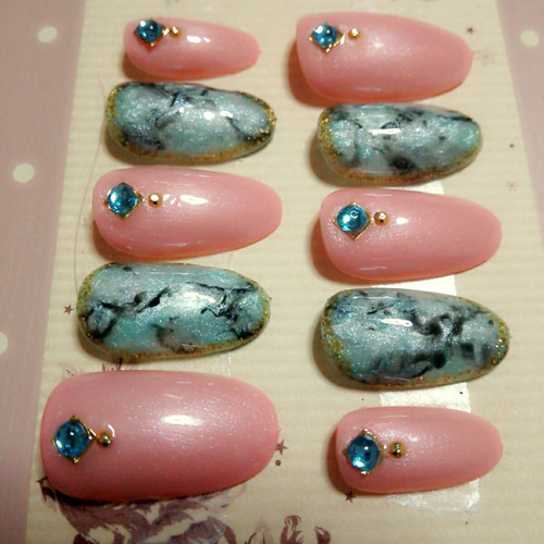 オーダーネイルチップNo.213 深緑カラー 奥行き大理石風