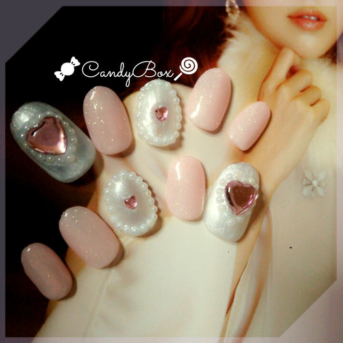 【カラー変更、サイズ指定無料】ネイルチップ　バレンタインネイル　ハートネイル カラー変更、サイズ指定無料】ネイルチップバレンタインネイルハートネイル