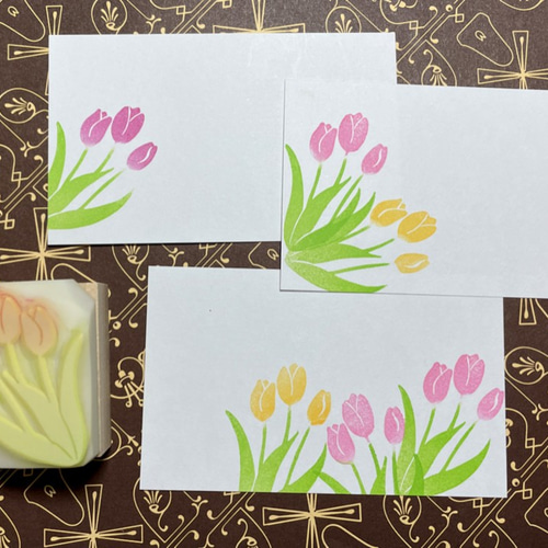 3本のお洒落チューリップの消しゴムはんこ（持ち手つき）＆押し方見本