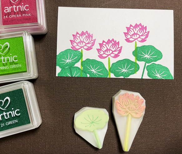 背の高い蓮の花と葉っぱの消しゴムはんこセット（持ち手付き）＆押し方
