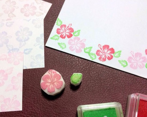 消しゴムはんこ　お花と葉っぱ ハイビスカスの花と葉っぱセットの消しゴムハンコ（持ち手付き