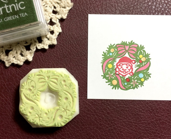 色ぬりでさらに素敵！クリスマスリースの消しゴムはんこ（持ち手つき