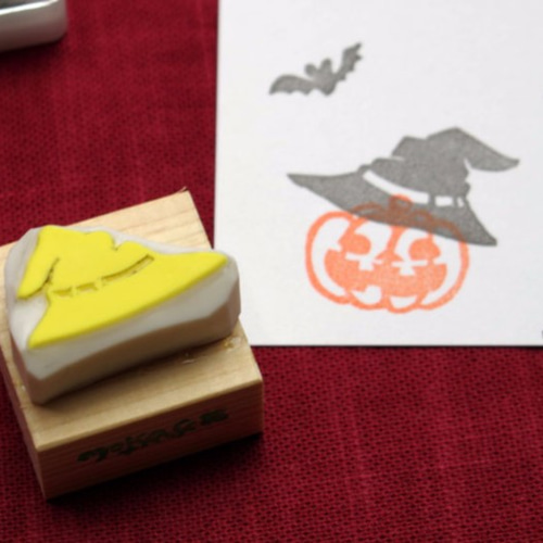 押すと変身！ハロウィン魔女の帽子消しゴムはんこ（持ち手付き