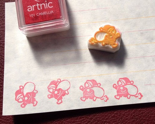 消しゴムはんこNo.329 クリスマス⑨ サンタクロース メリークリスマス！プレゼントサンタの消しゴムはんこ