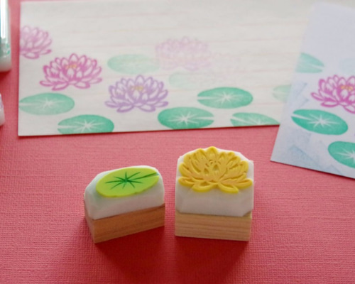睡蓮の花と葉っぱの消しゴムはんこセット（持ち手付き）＆押し方見本
