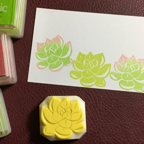 多肉植物『オウレイ』の消しゴムはんこ（持ち手つき） はんこ
