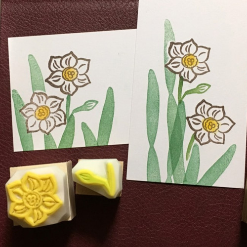 大きめ水仙（スイセン）の花・蕾・葉の消しゴムはんこセット（持ち