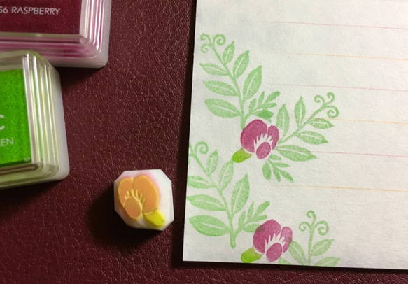 カラスノエンドウの花と葉っぱの消しゴムはんこ（持ち手付き）セット＆押し方見本ミニカード 1枚目の画像