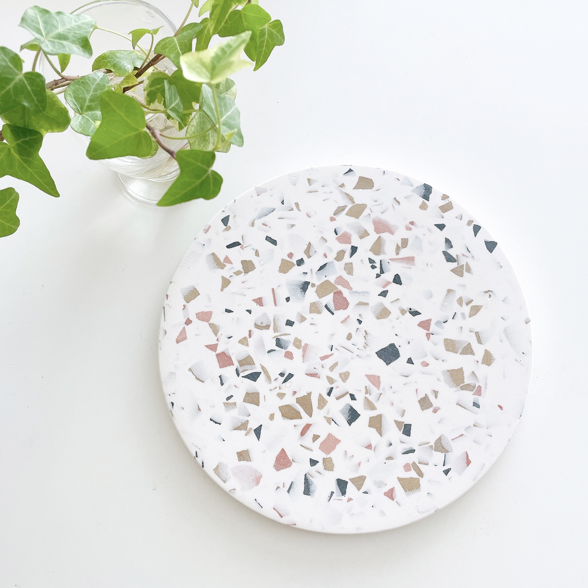 ジェスモナイト /ペン立て/カード収納/淡色雑貨/韓国雑貨/北欧雑貨 禍々し 