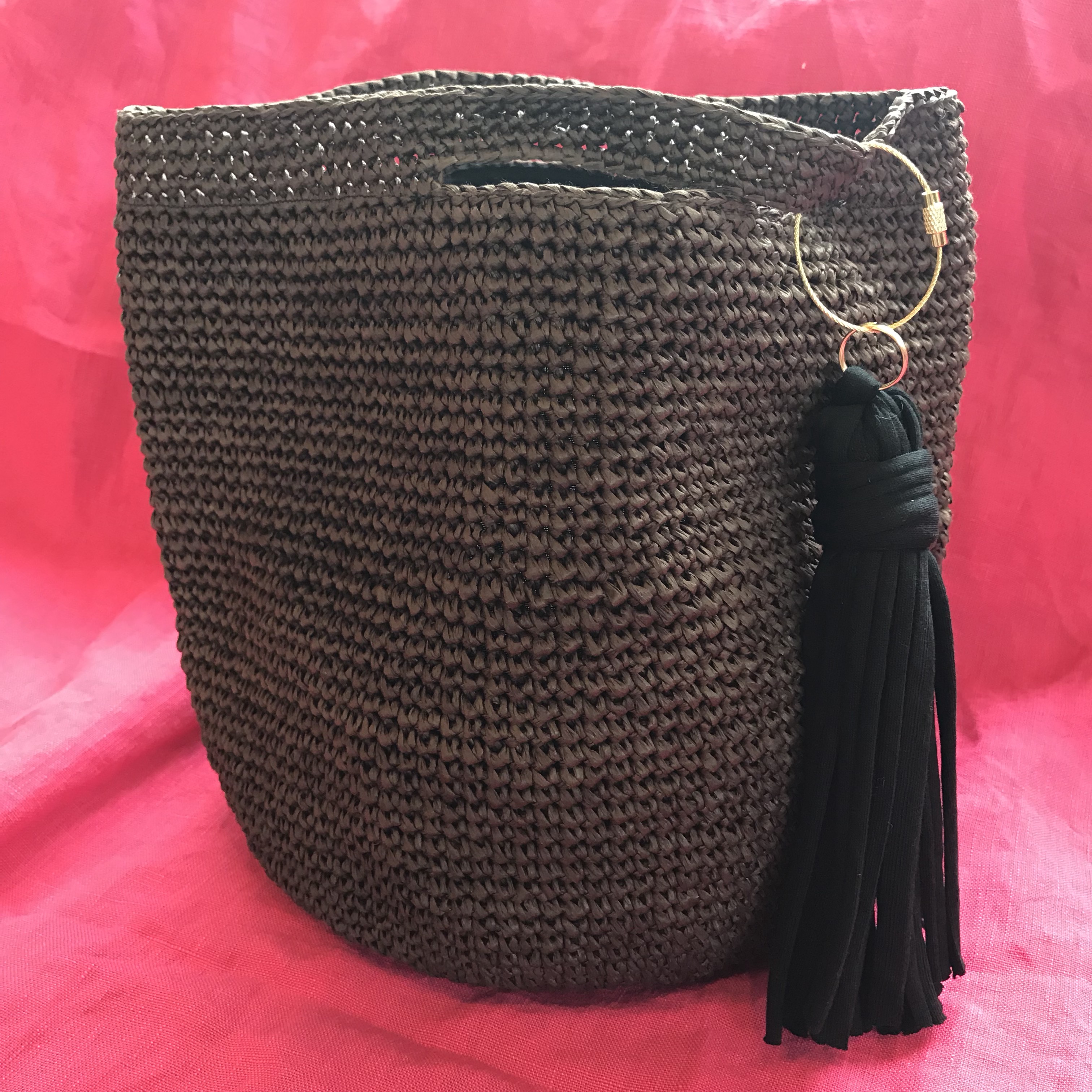 再販‼️【Mサイズ】ラフィア★カゴバッグ☆ブラウン×ブラックタッセル