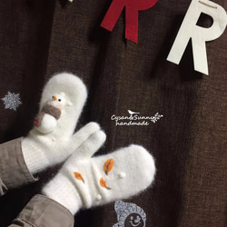 【受注生産】雪だるま 落葉 羊毛フェルト人造ウサギ毛手袋 2枚目の画像