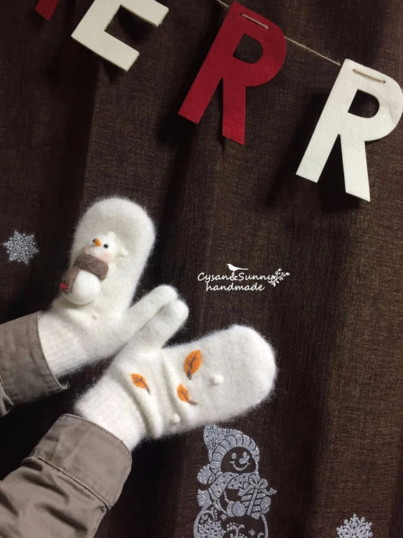 【受注生産】雪だるま 落葉 羊毛フェルト人造ウサギ毛手袋 2枚目の画像