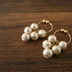 cotton pearl cluster earrings 1枚目の画像