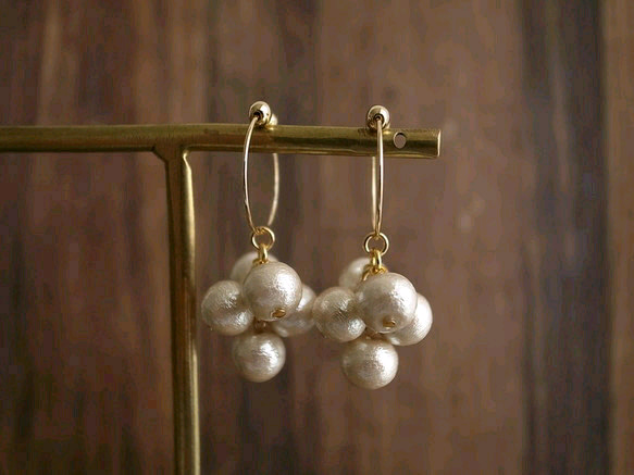 cotton pearl cluster earrings 2枚目の画像