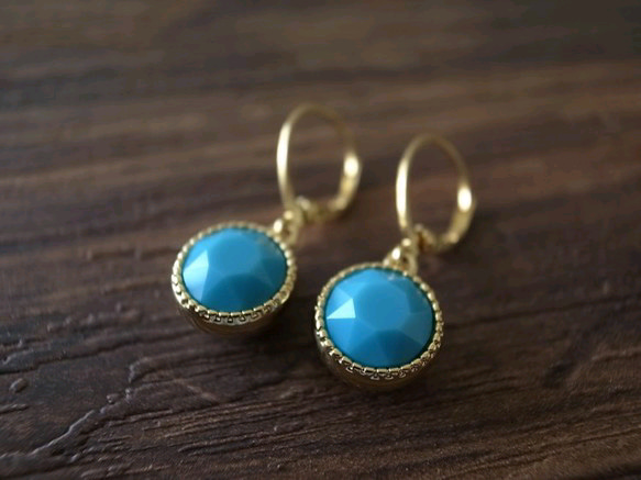 swarovski turquoise french hook pierces 3枚目の画像