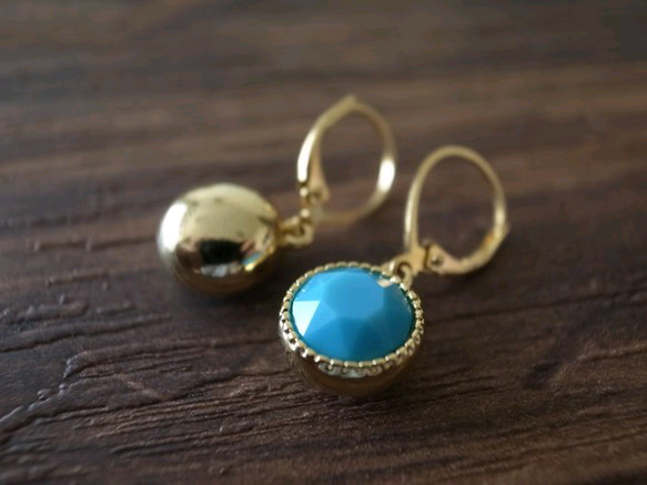 swarovski turquoise french hook pierces 4枚目の画像