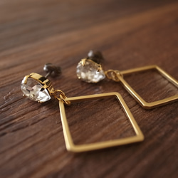 swarovski × square pierces 2枚目の画像