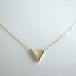 pave triangle necklace 2枚目の画像