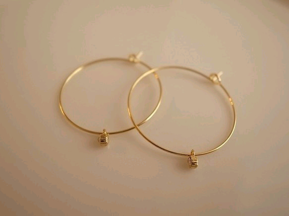 【555 series】 glitter charm hoop pierces 2枚目の画像