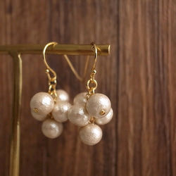 cotton pearl cluster pierces 1枚目の画像