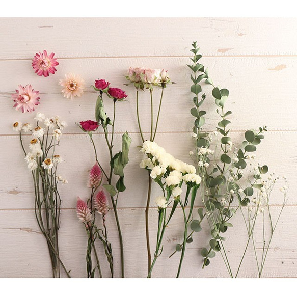 ドライフラワーユーカリローズ花束 ユーカリ ローズと小花の縦型