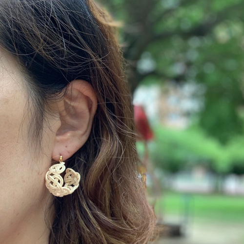ラタン 籐の淡路結びピアス ピアス（その他） enco 通販 7666486