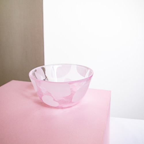 カラーズ 桜 ボウル／ピンク／ガラス食器／3104-02 お椀・ボウル